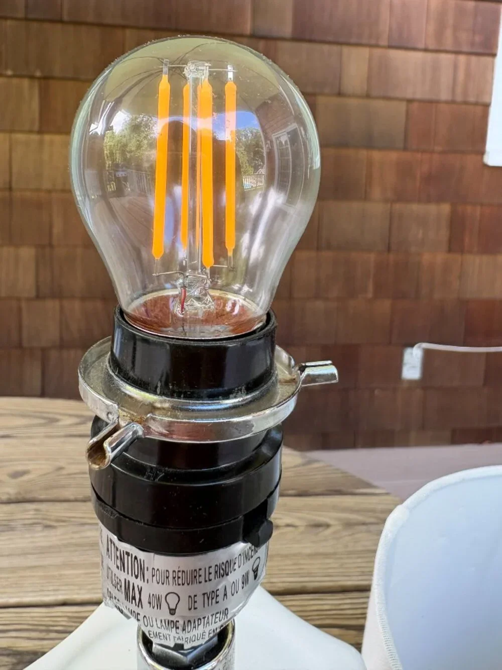Safavieh table lamp